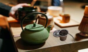 How to Use Cast Iron Teapot with Infuser